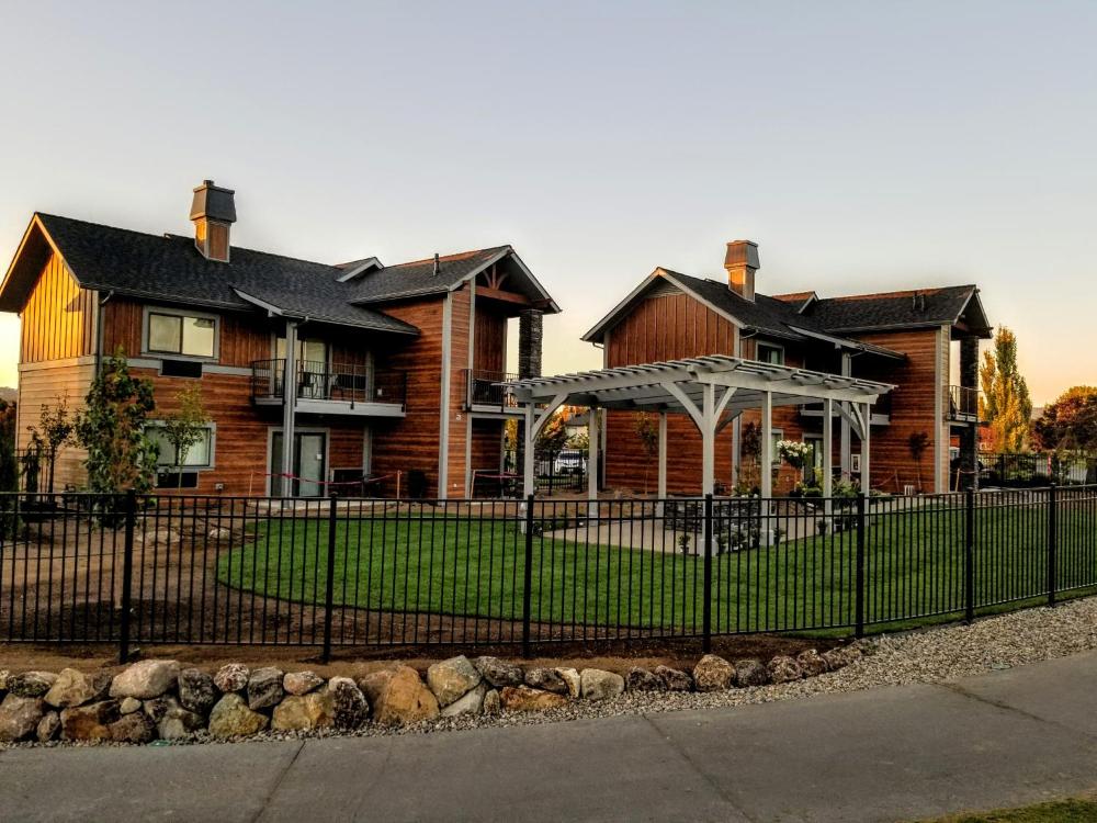 Resort at Eagle Point Golf Club Lodging
